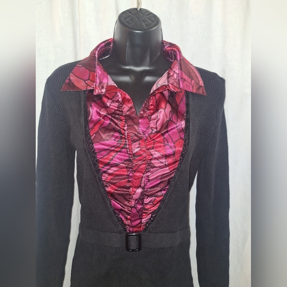 Black Sweater Blouse with Pink Patterned Lining - Picture 2 of 5